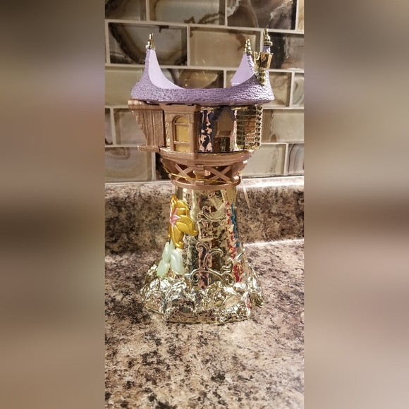 FREE CANDLE!! BATH AND BODY WORKS DISNEY PRINCESS RAPUNZEL CANDLE HOLDER - Picture 2 of 5